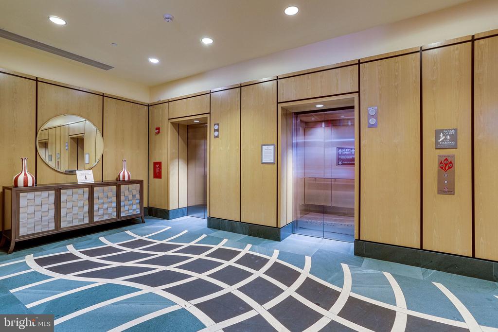 400 MASSACHUSETTS AVENUE NW Unit: 803