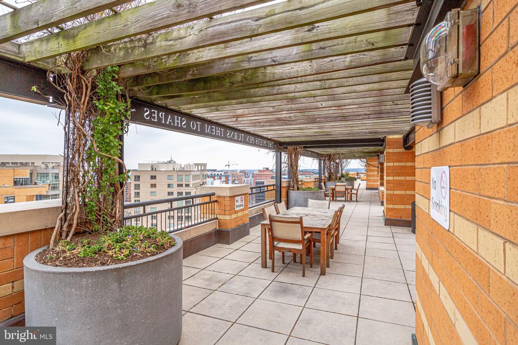 400 MASSACHUSETTS AVENUE NW Unit: 803
