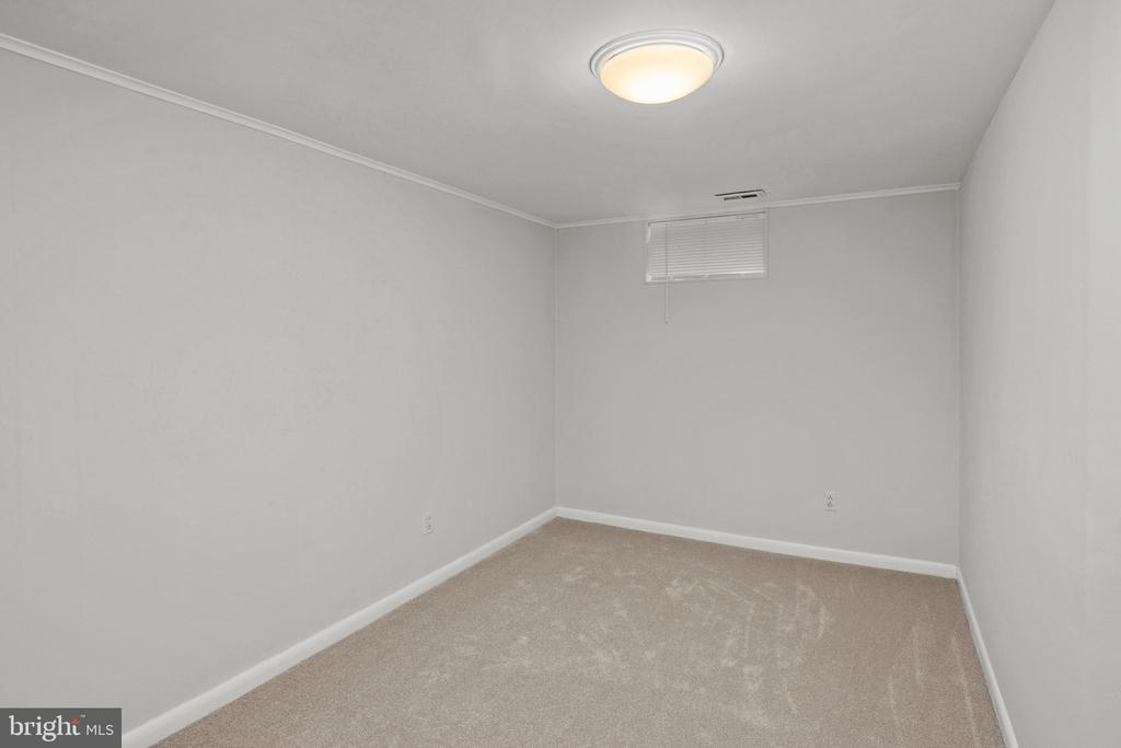 1523 MANOR VIEW ROAD