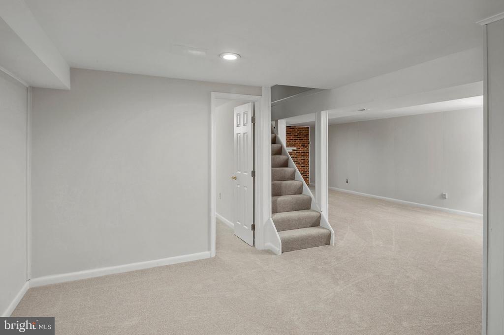 1523 MANOR VIEW ROAD