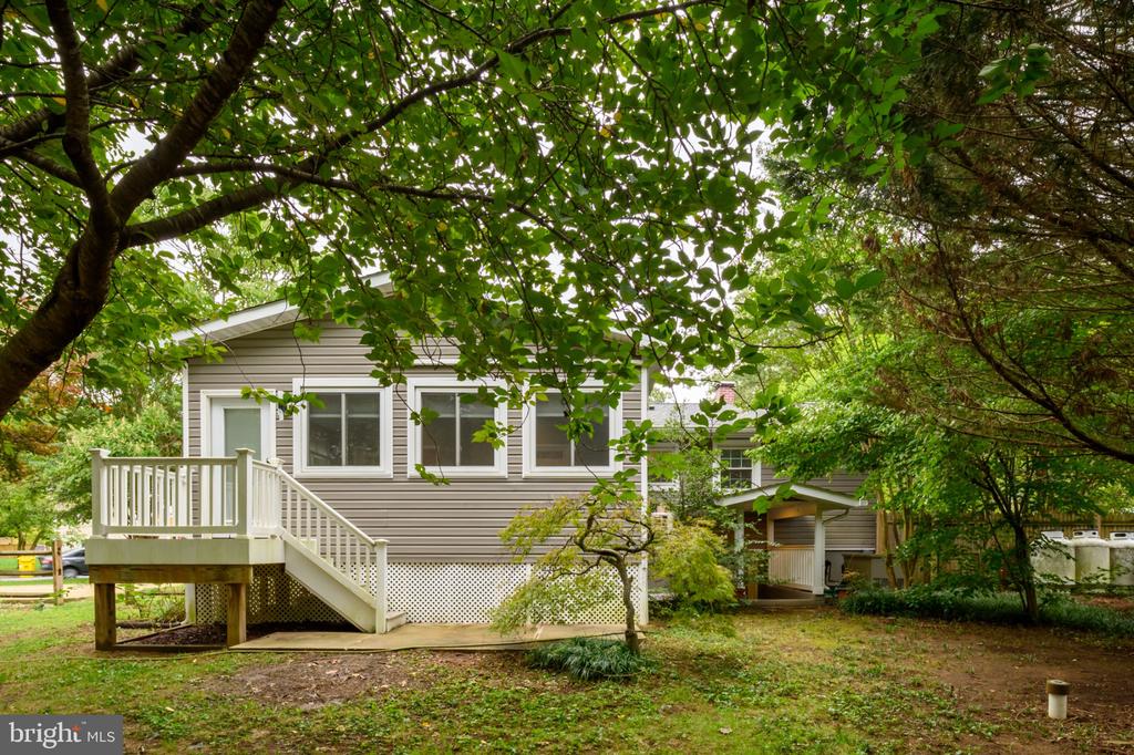 1523 MANOR VIEW ROAD