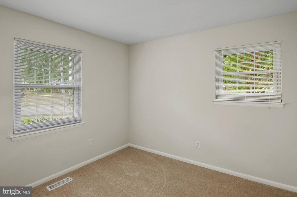 1523 MANOR VIEW ROAD