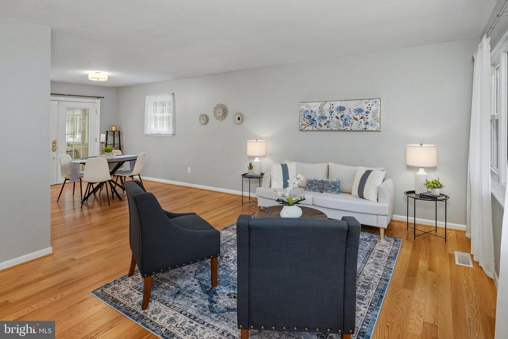 1523 MANOR VIEW ROAD
