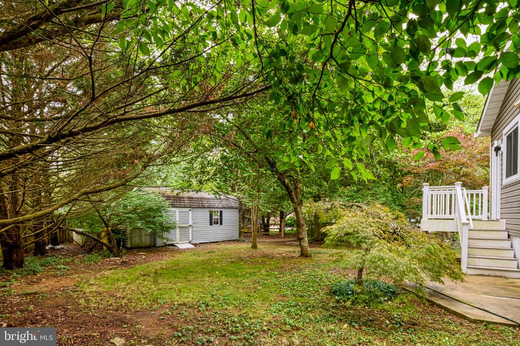1523 MANOR VIEW ROAD