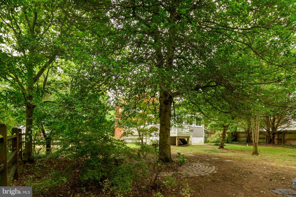 1523 MANOR VIEW ROAD