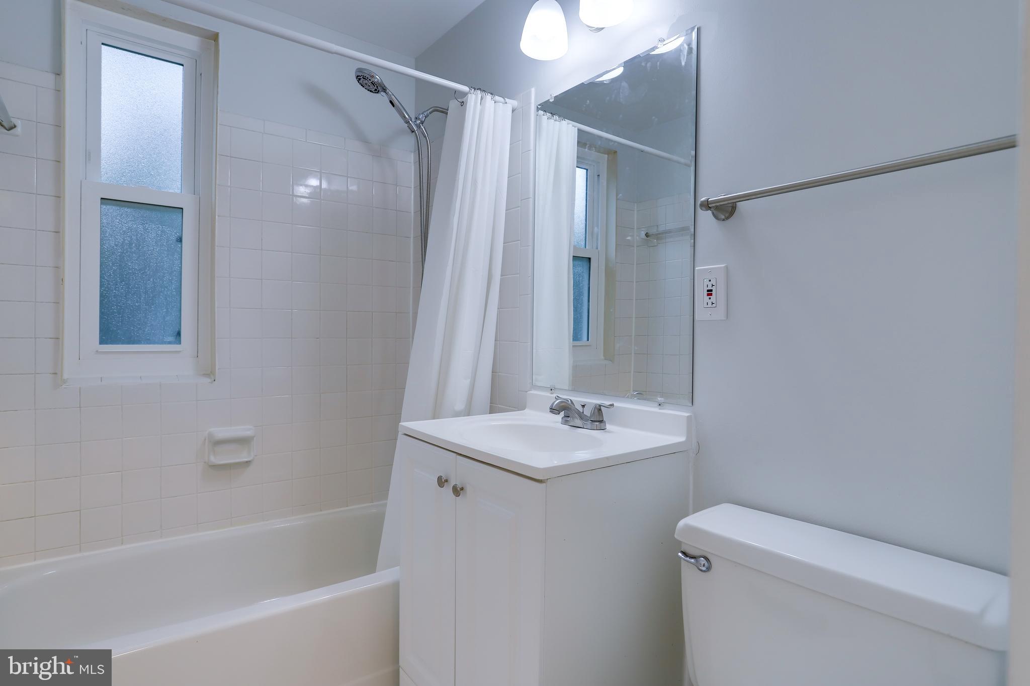 206 N Trenton STREET Unit: 206-2