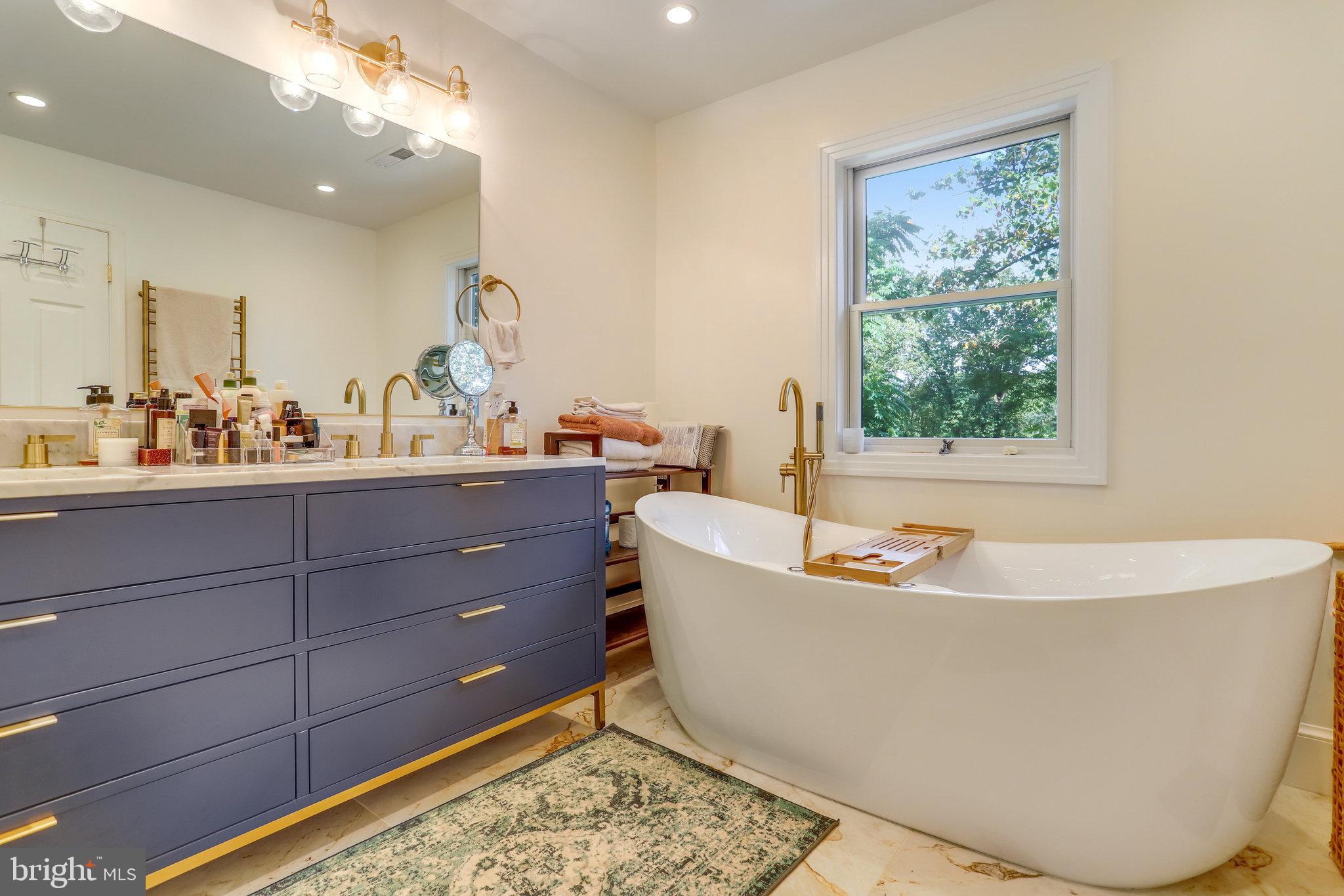 3444 Roberts LANE