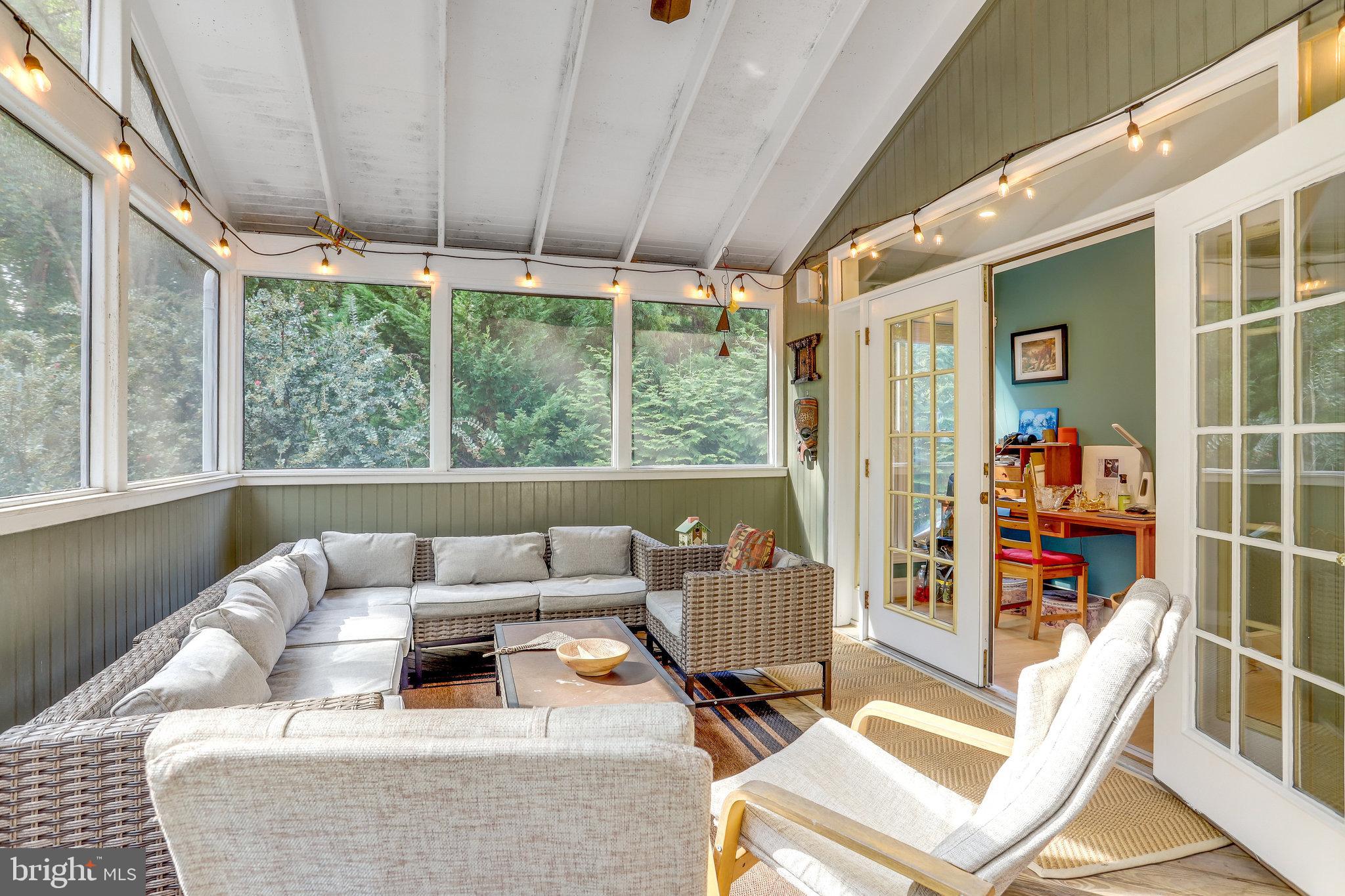 3444 Roberts LANE