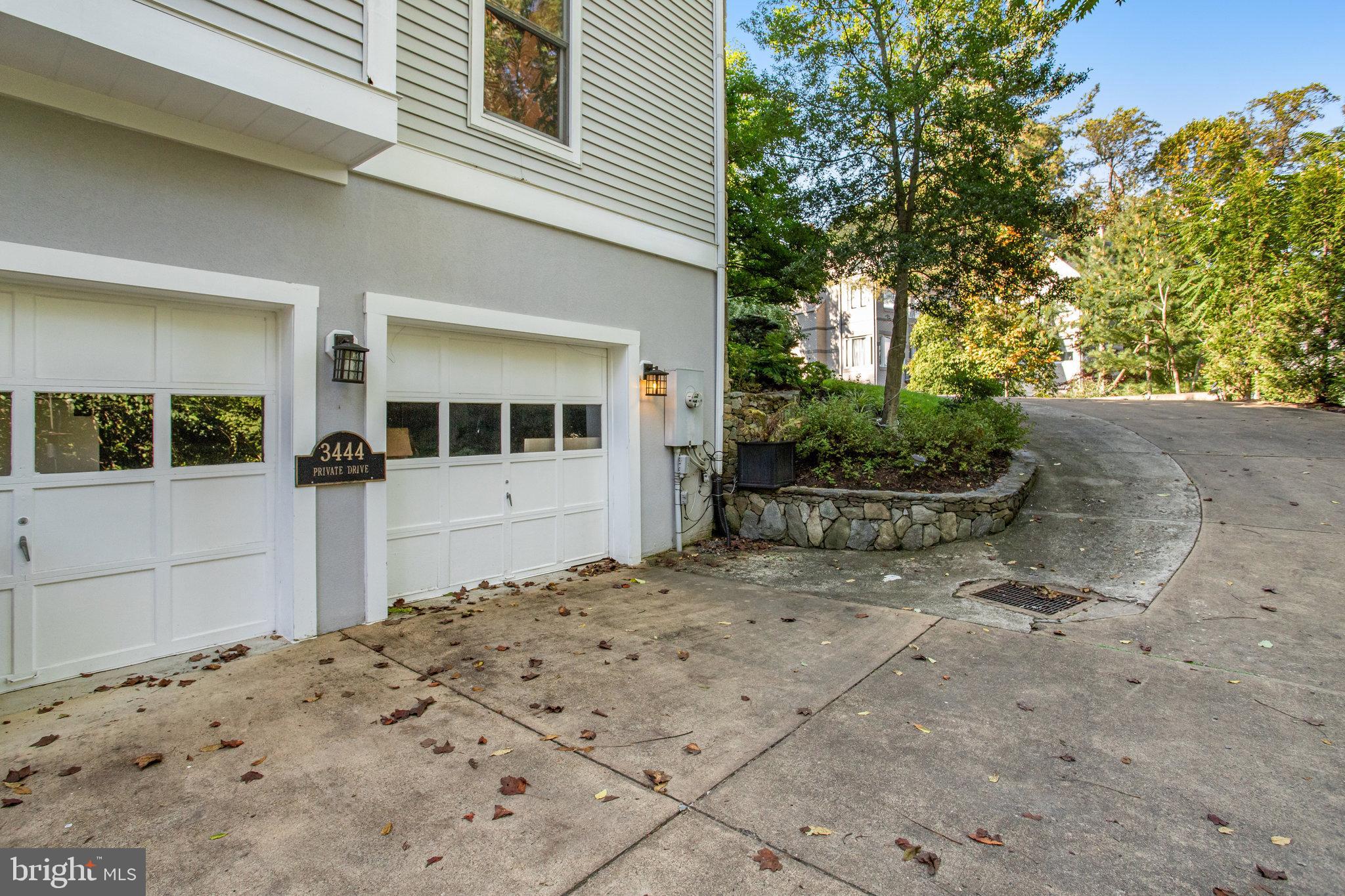 3444 Roberts LANE