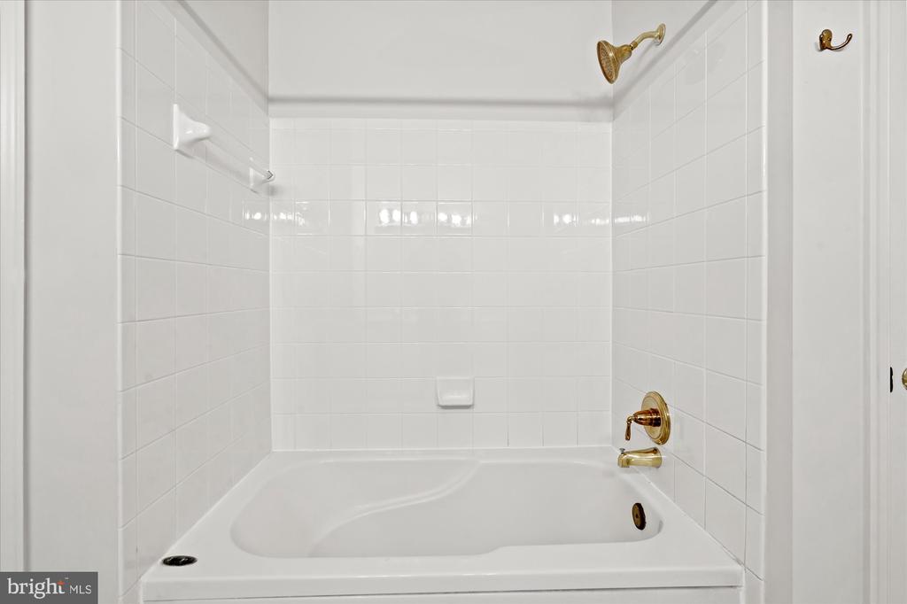 905 N Garfield St