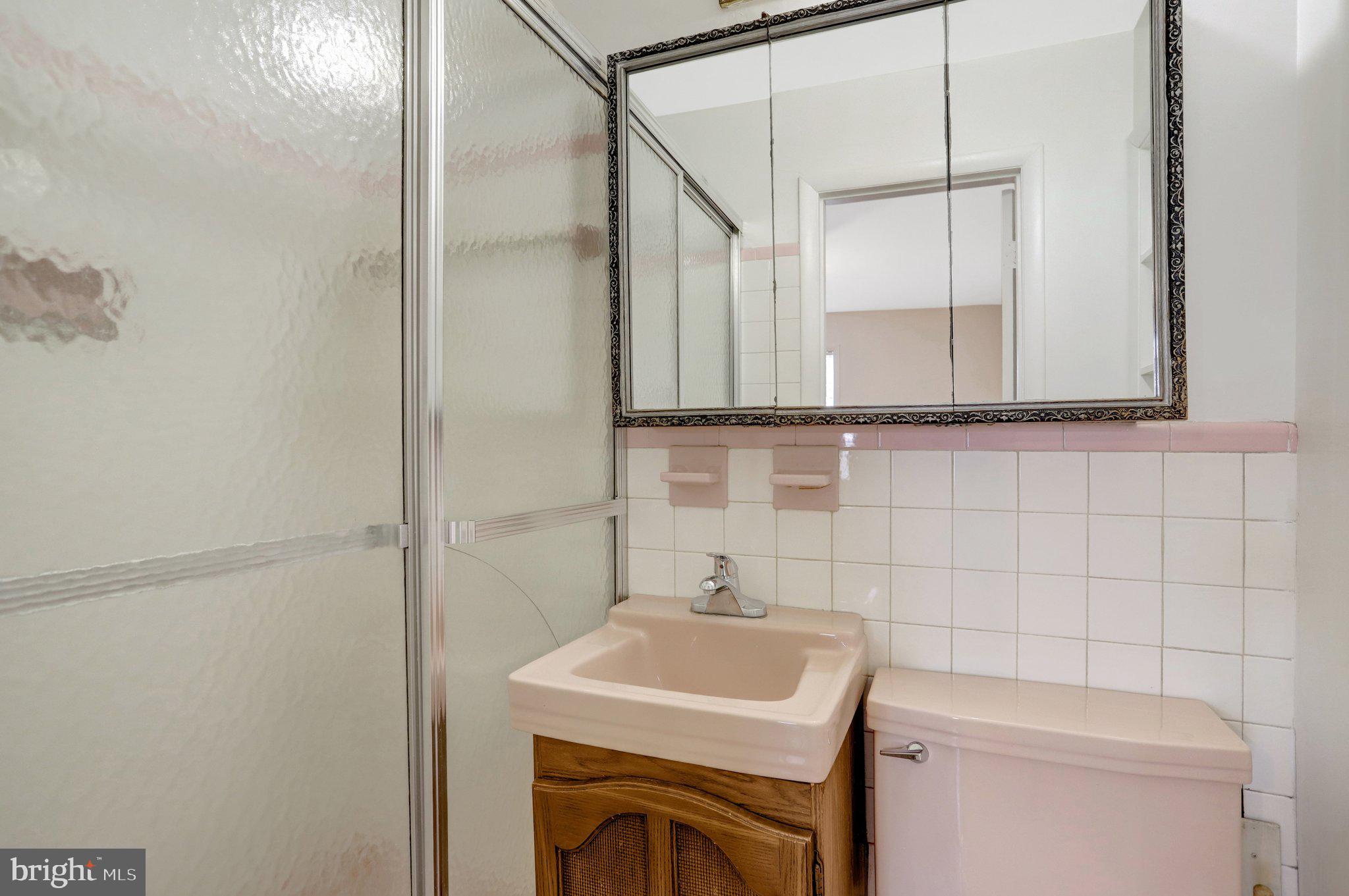 3716 N VERNON STREET