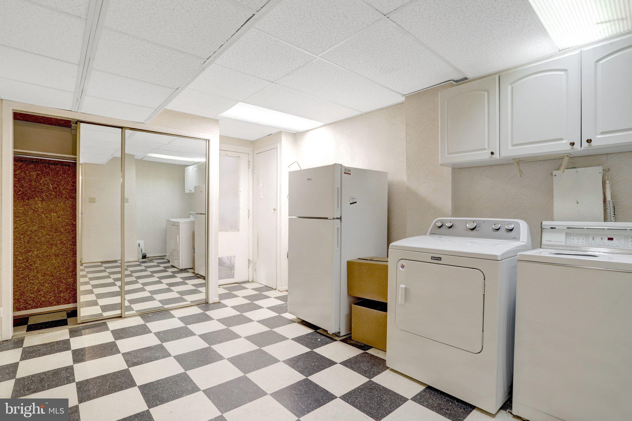 3716 N VERNON STREET