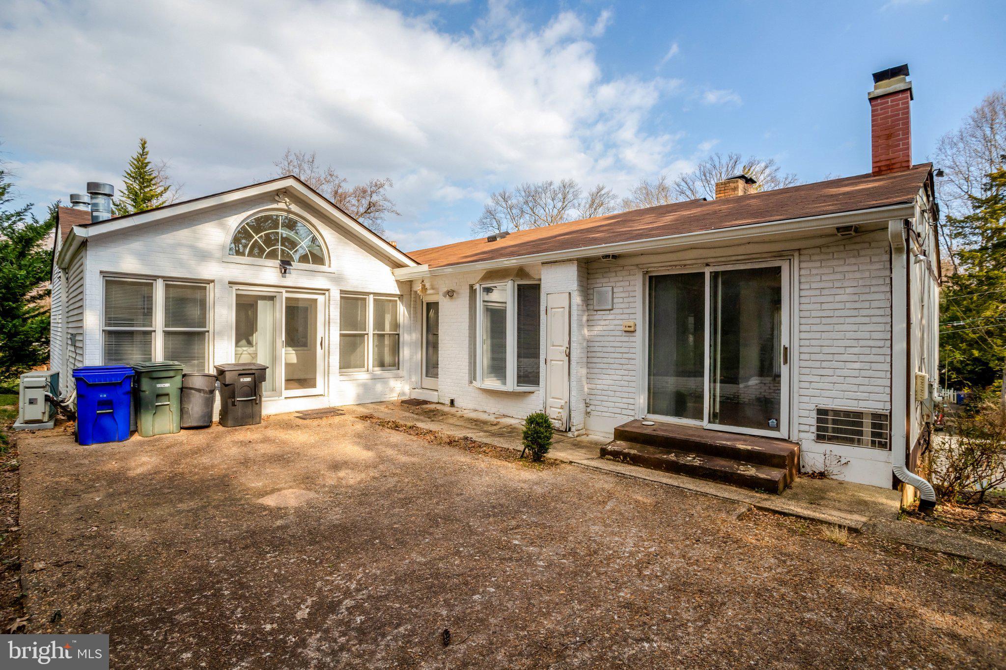 3716 N VERNON STREET