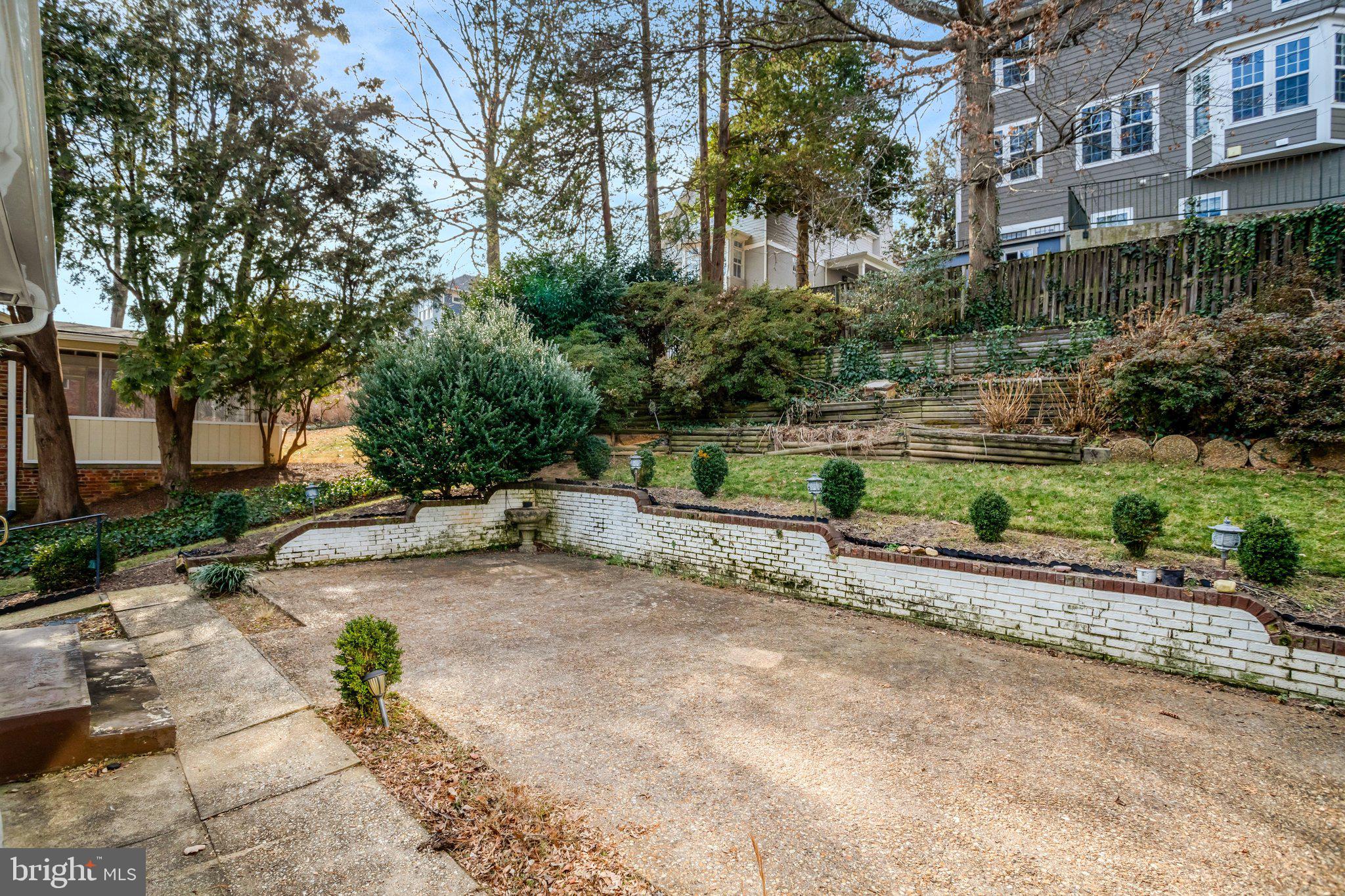 3716 N VERNON STREET