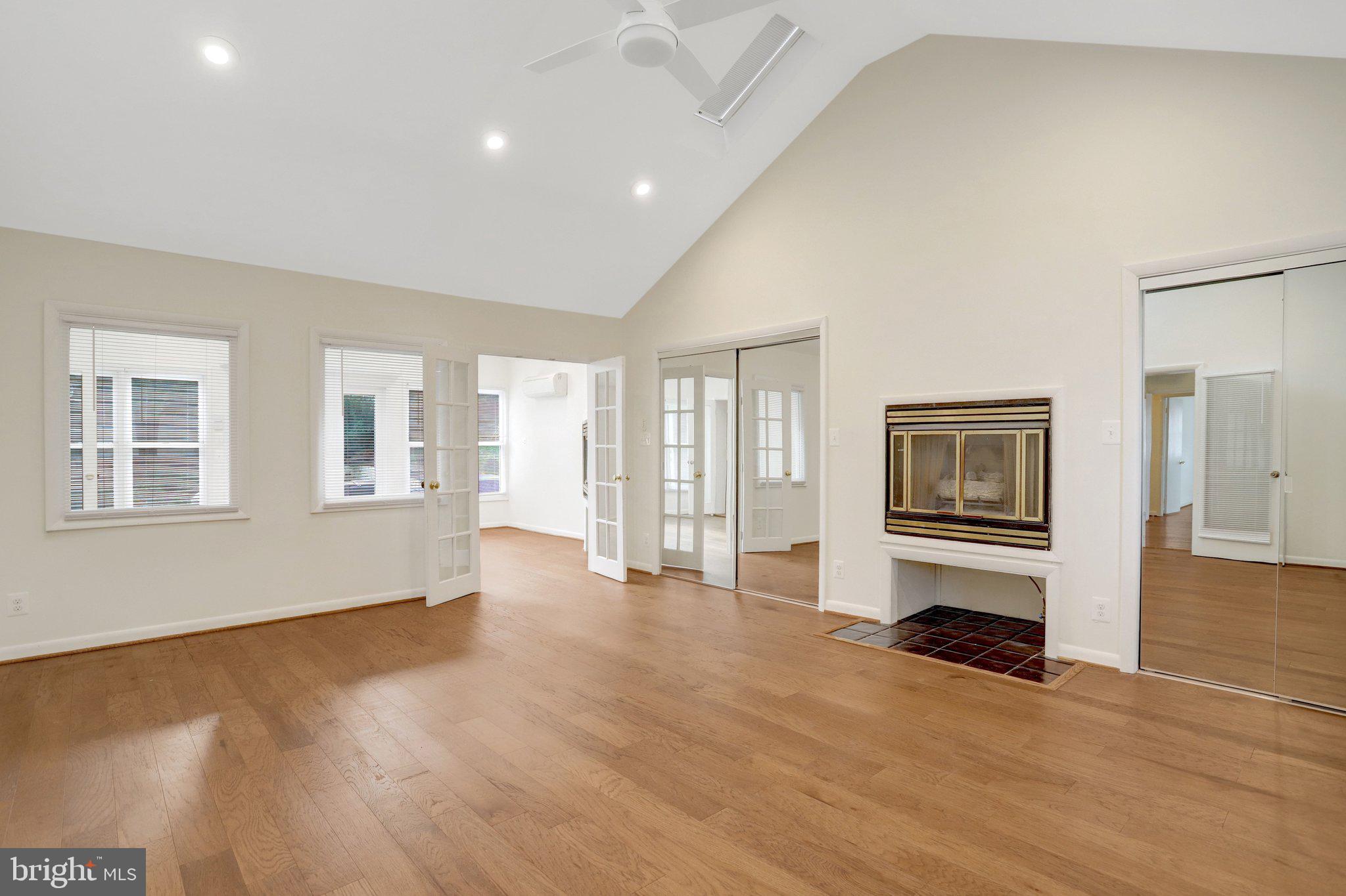 3716 N VERNON STREET