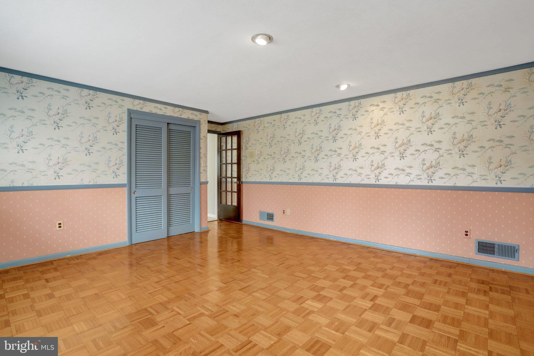 3716 N VERNON STREET