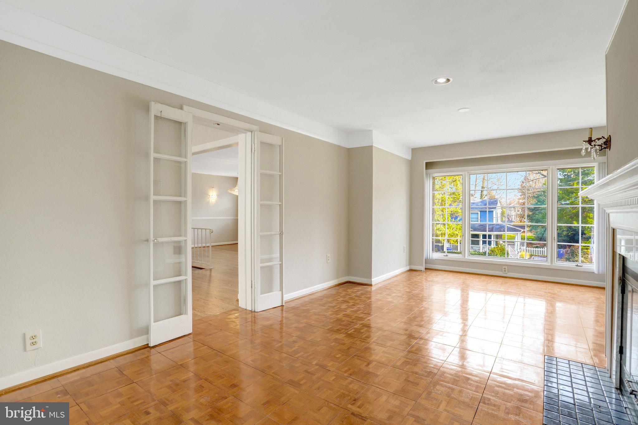 3716 N VERNON STREET