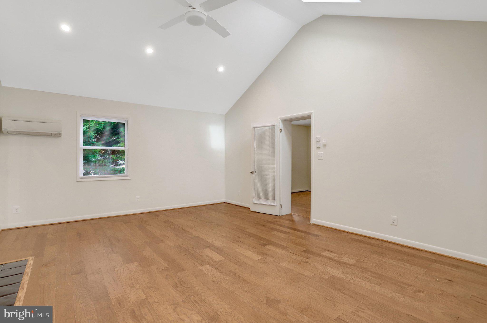 3716 N VERNON STREET