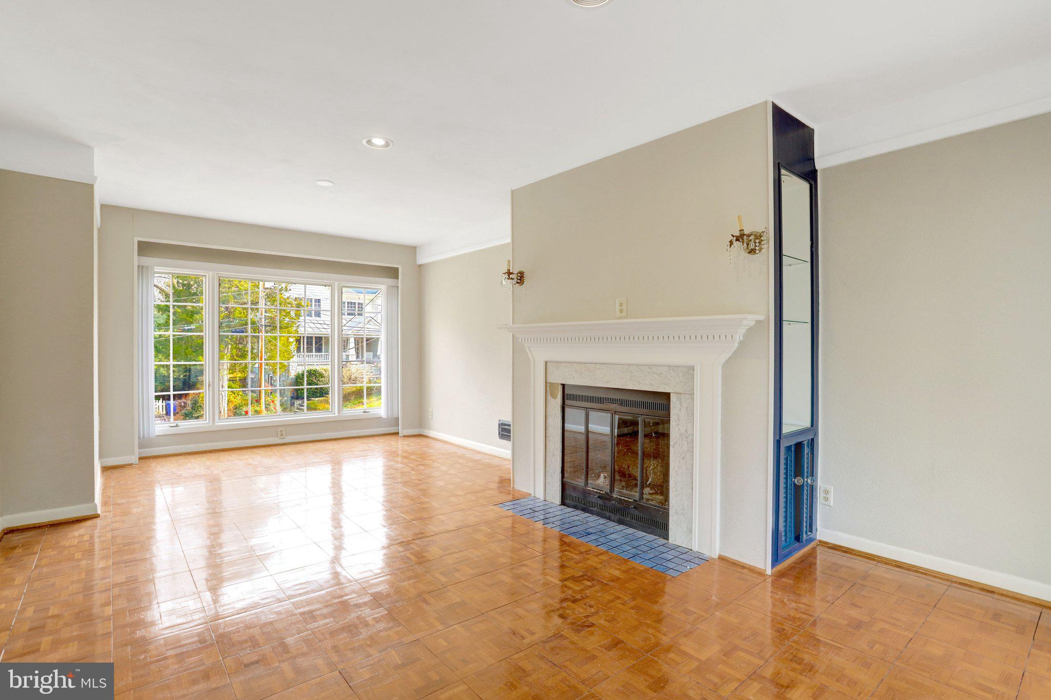 3716 N VERNON STREET