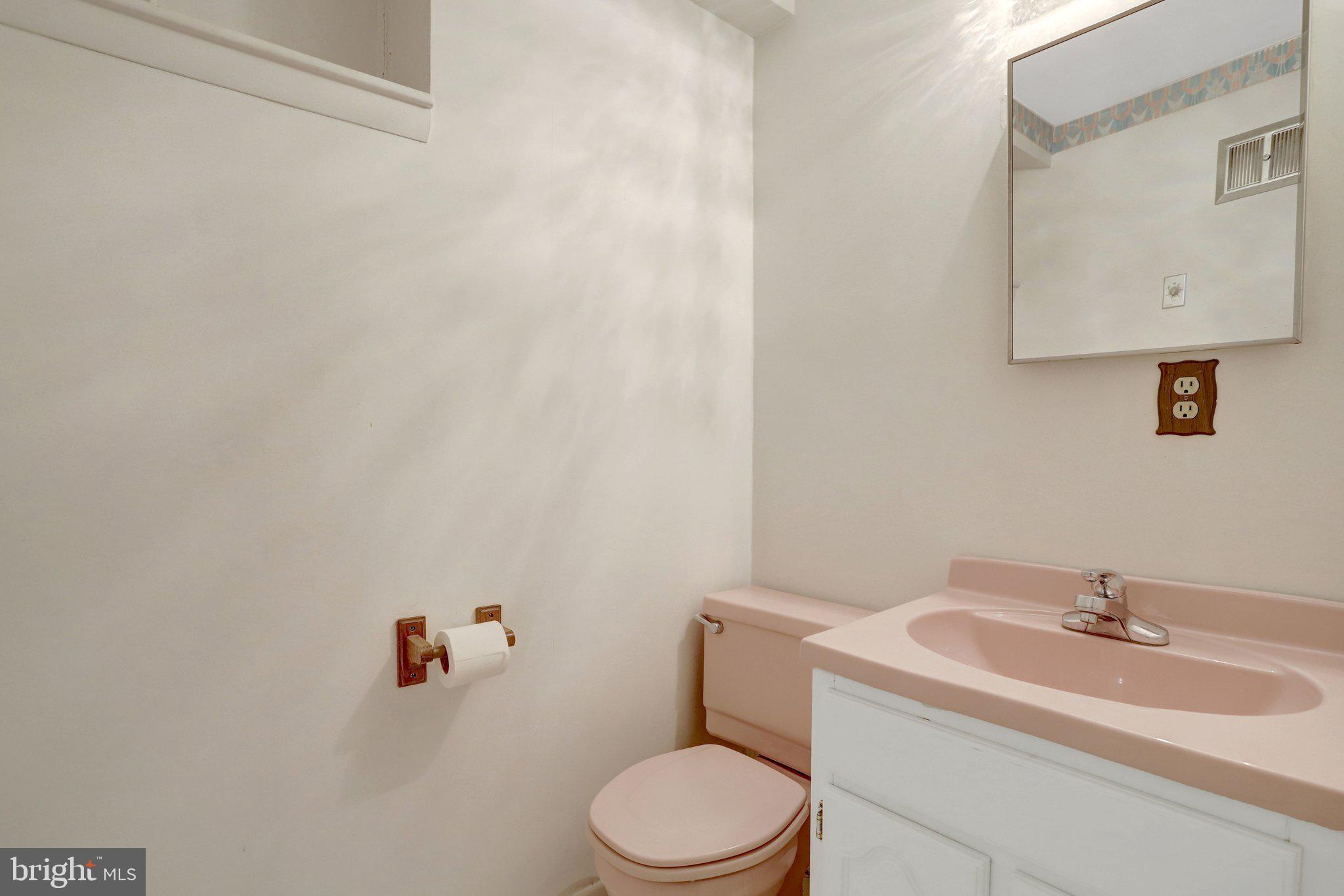 3716 N VERNON STREET