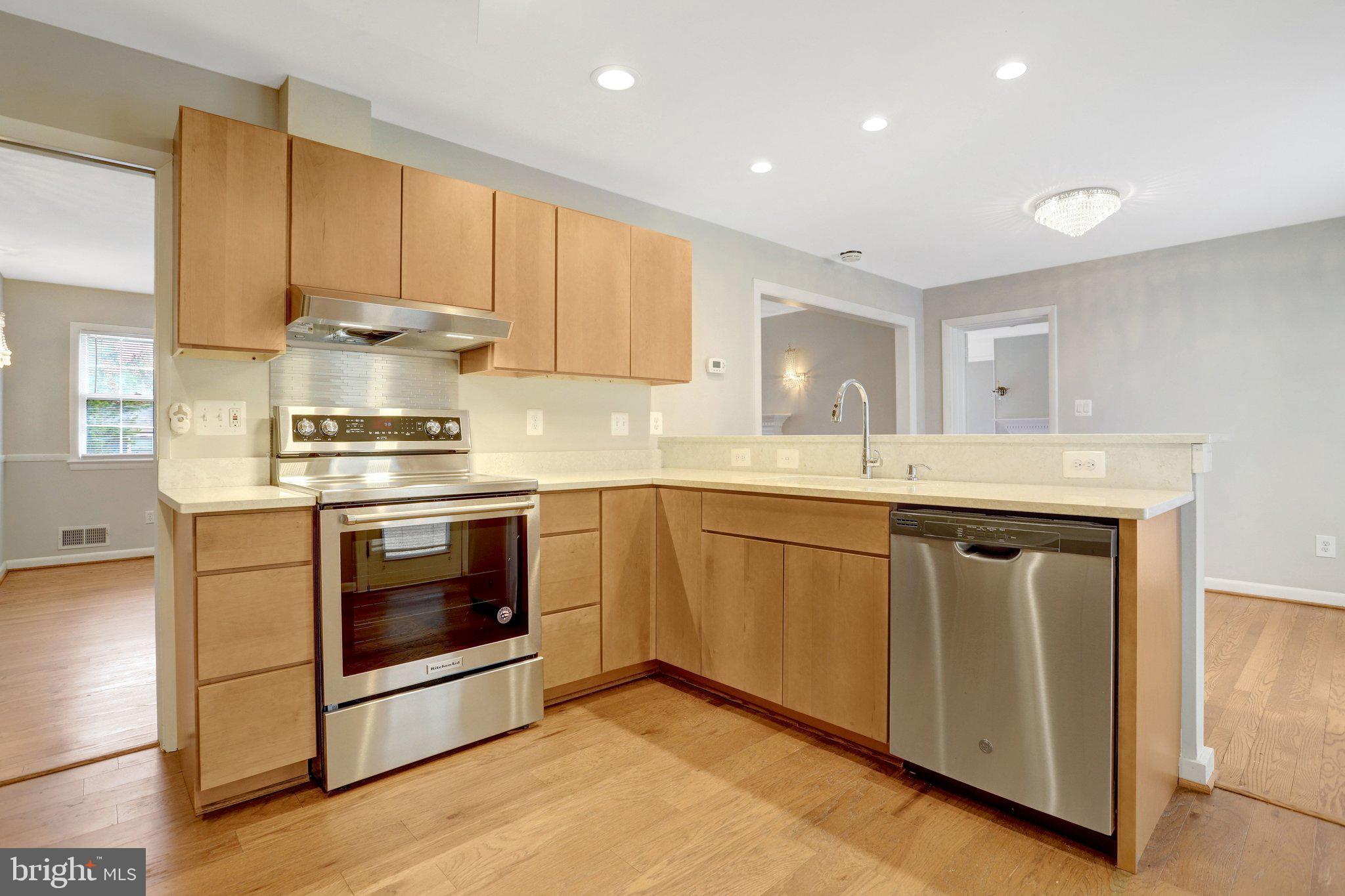 3716 N VERNON STREET