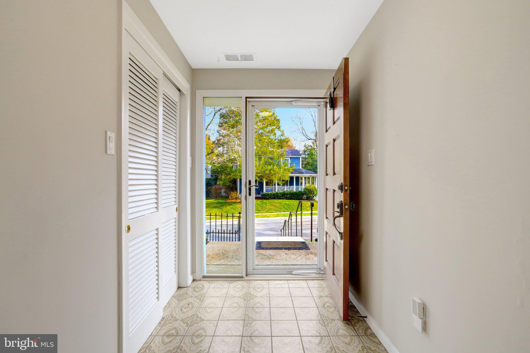 3716 N VERNON STREET