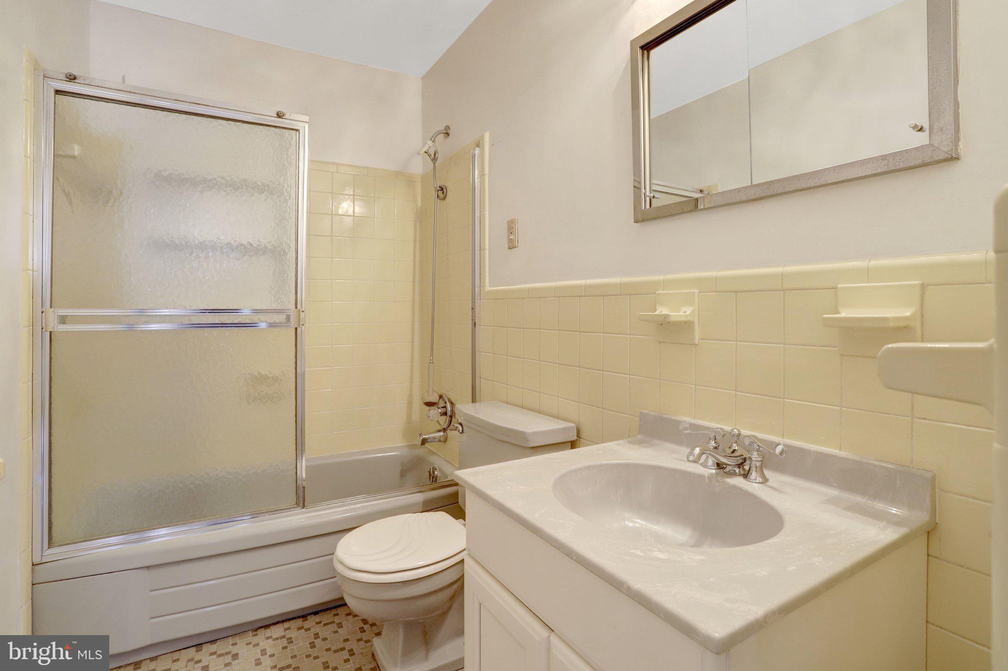 3716 N VERNON STREET