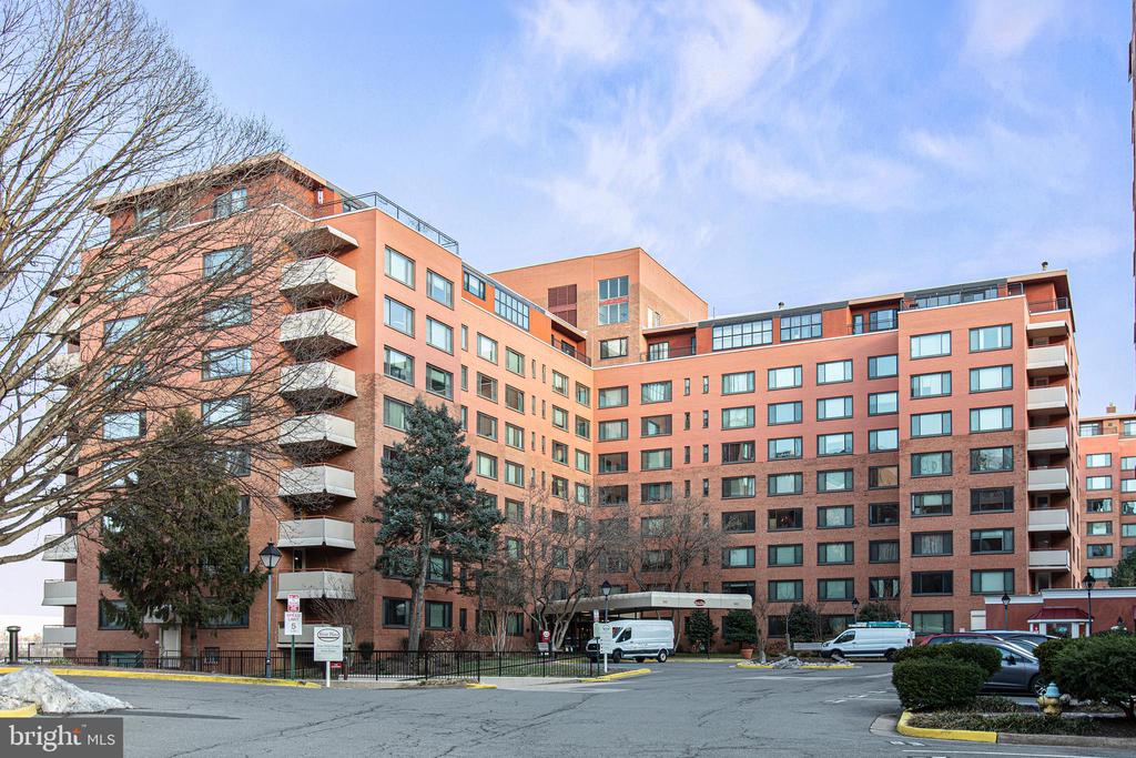 1021 ARLINGTON BOULEVARD 624