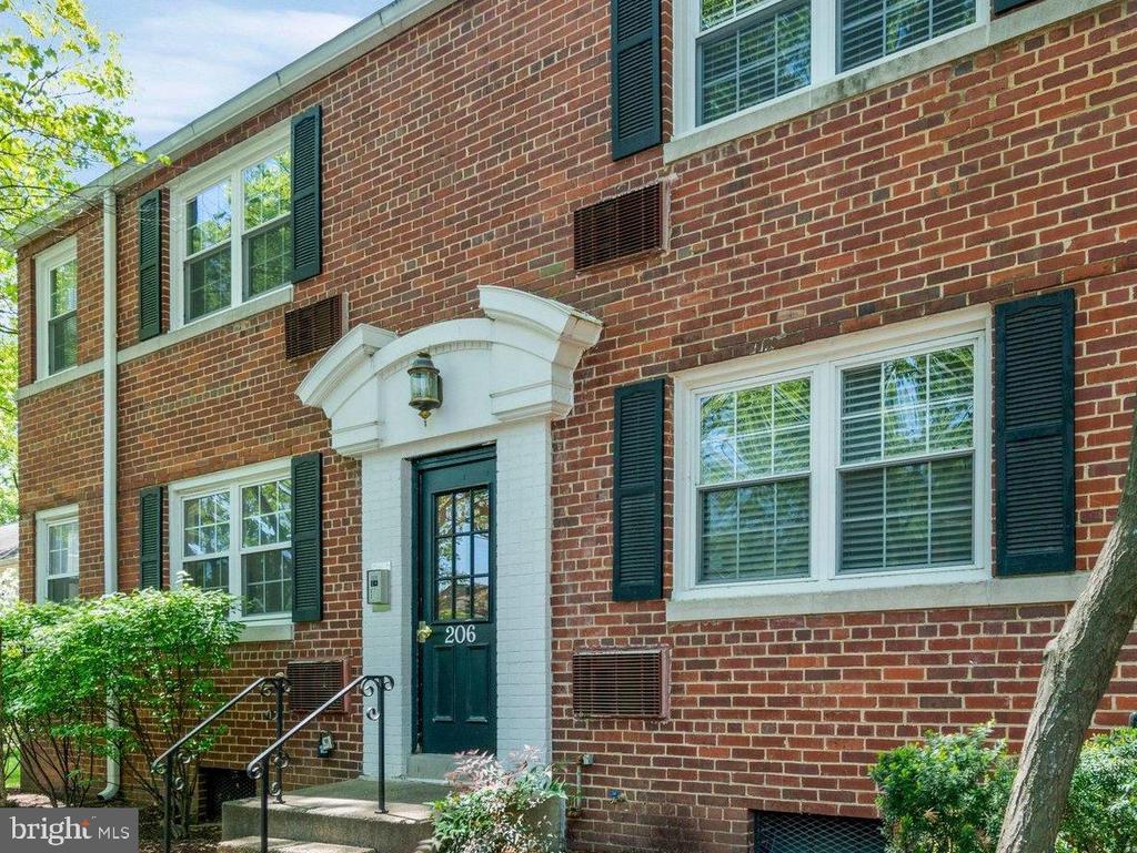 206 N TRENTON STREET 206-2