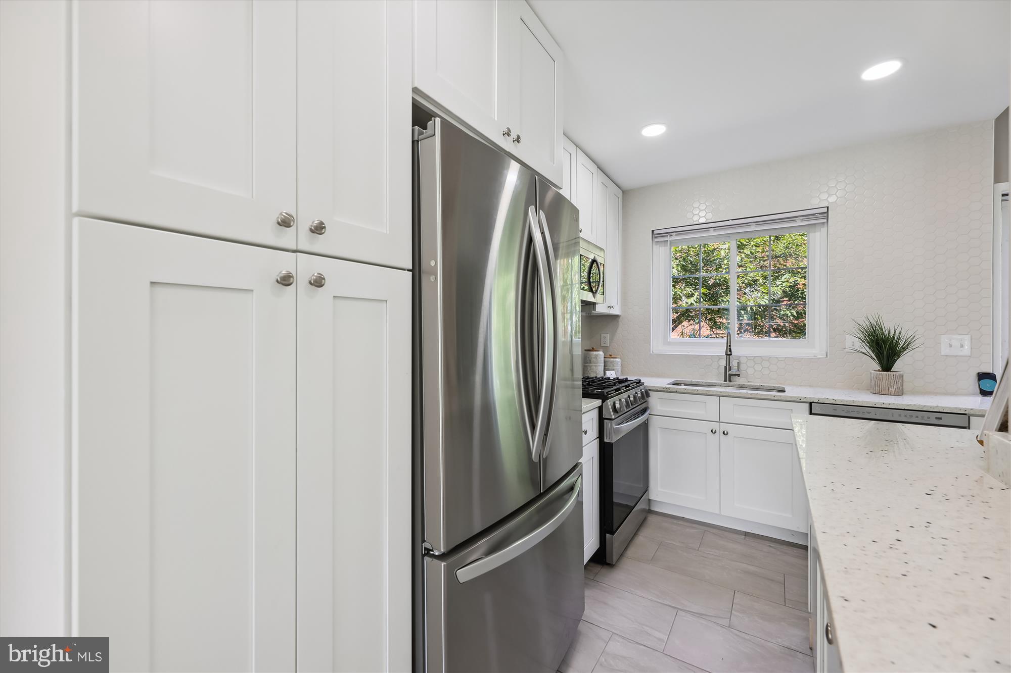 3424 GUNSTON ROAD