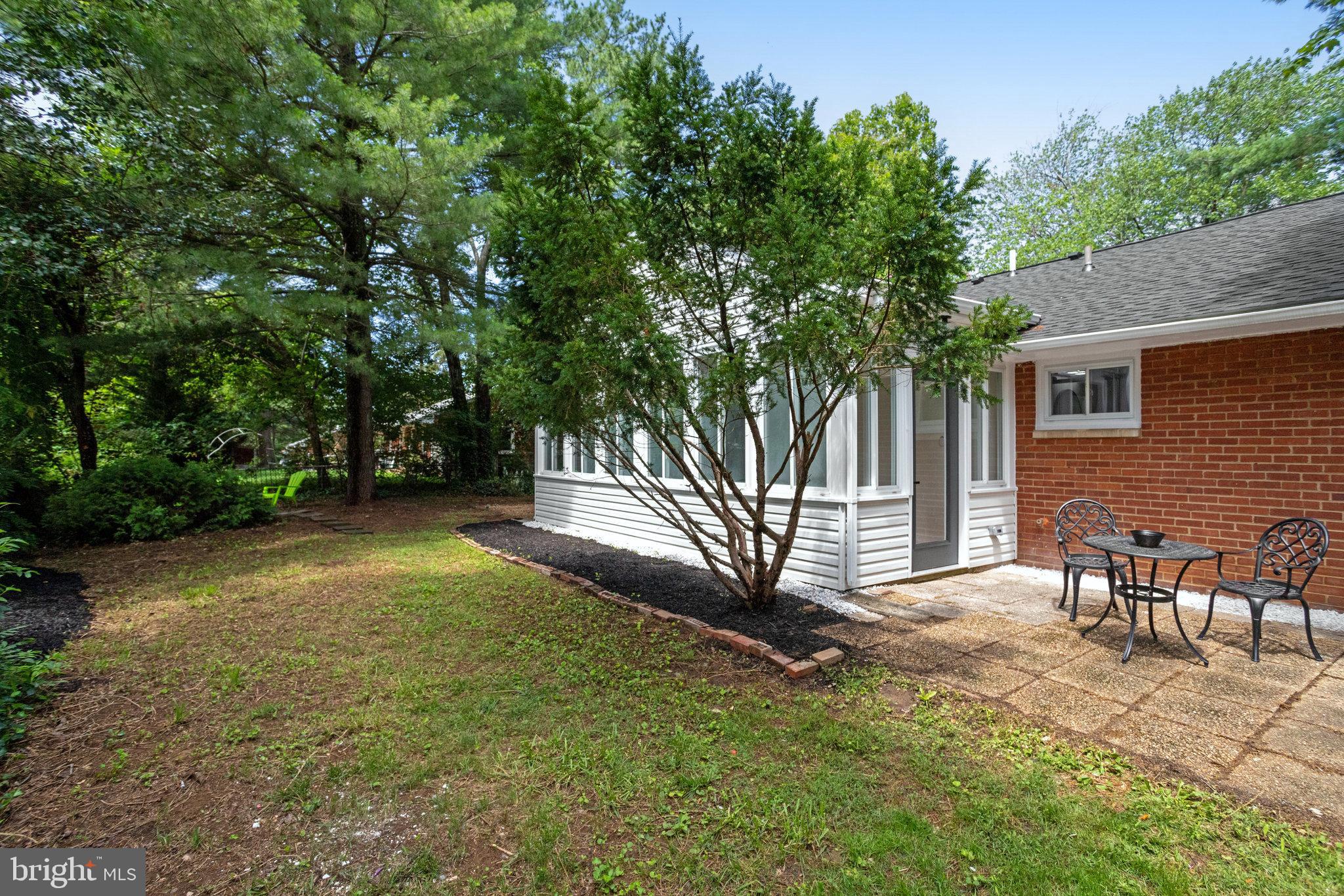 6203 CRESTWOOD DRIVE