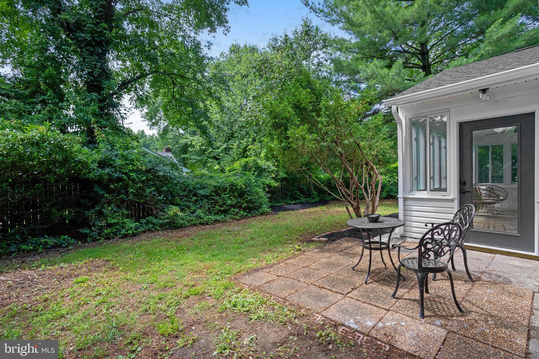 6203 CRESTWOOD DRIVE