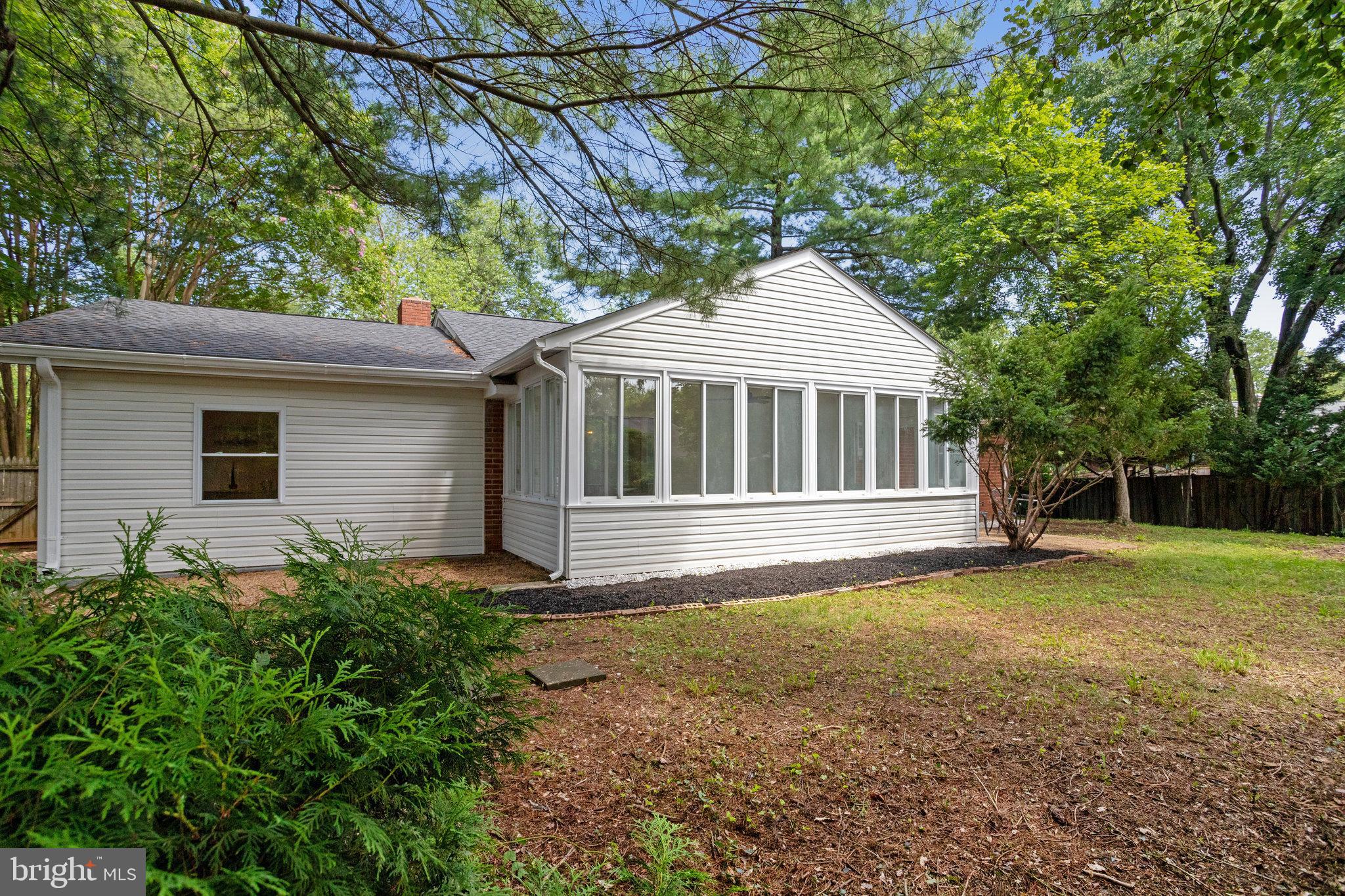 6203 CRESTWOOD DRIVE