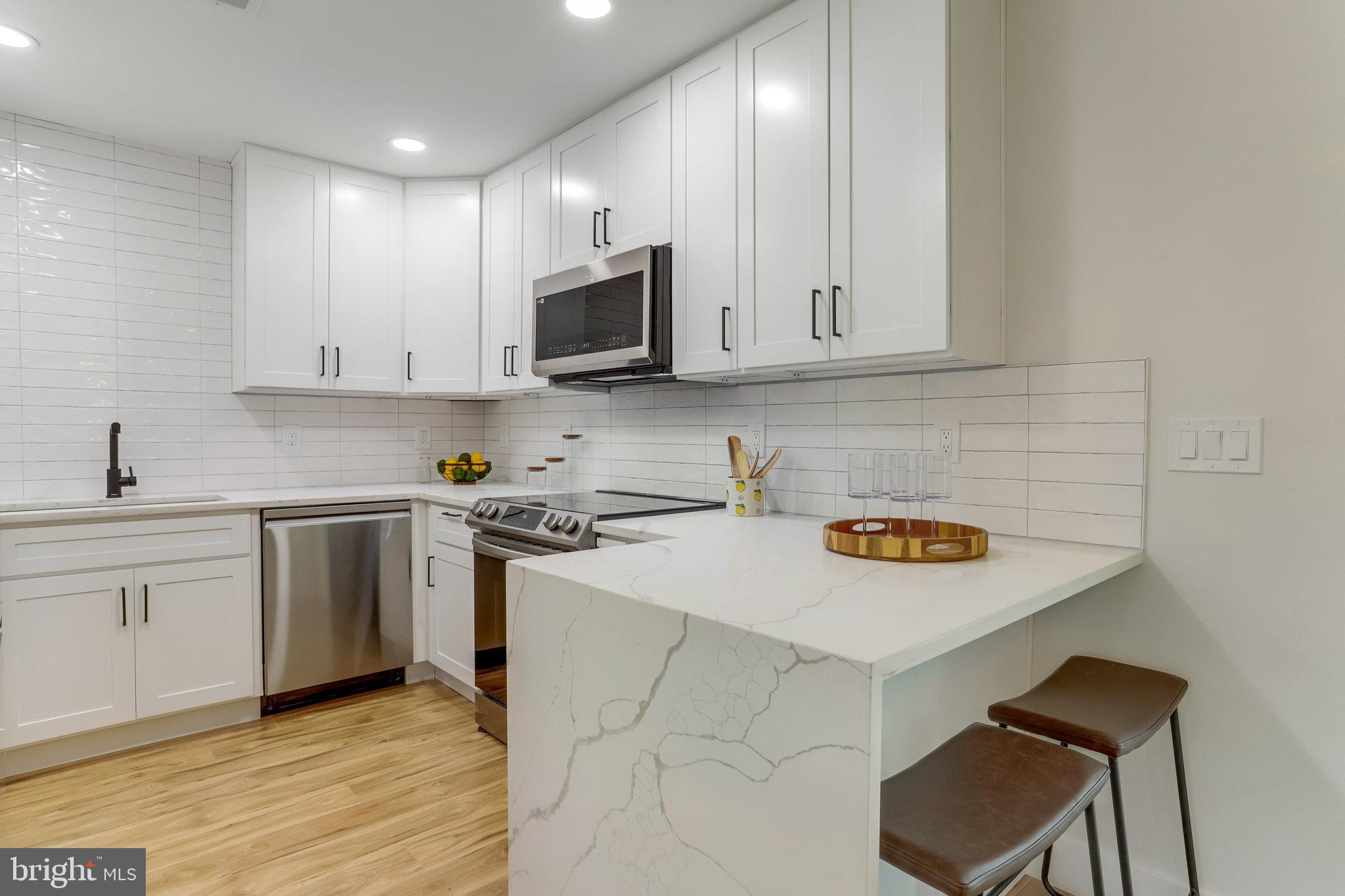 6203 CRESTWOOD DRIVE