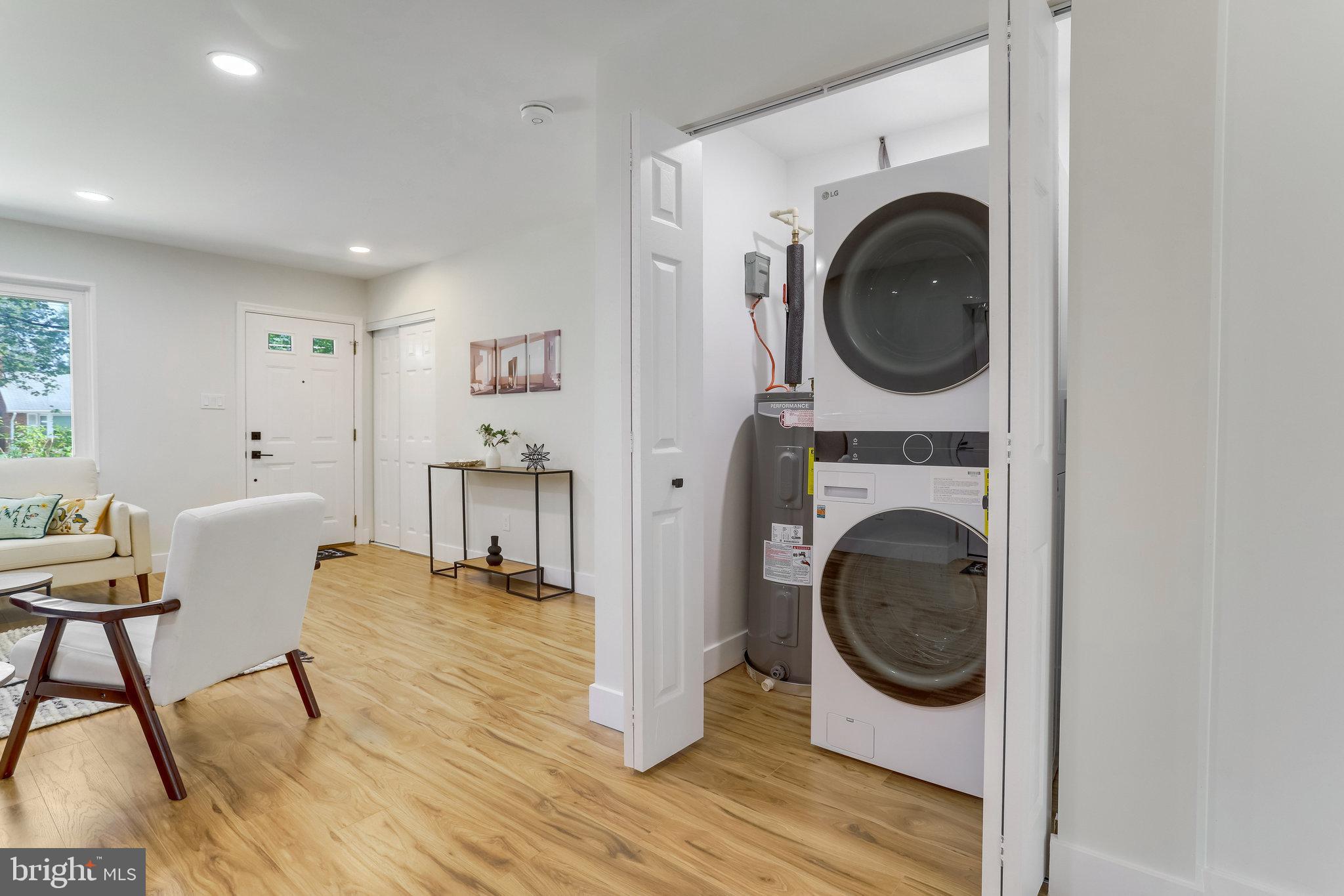 6203 CRESTWOOD DRIVE