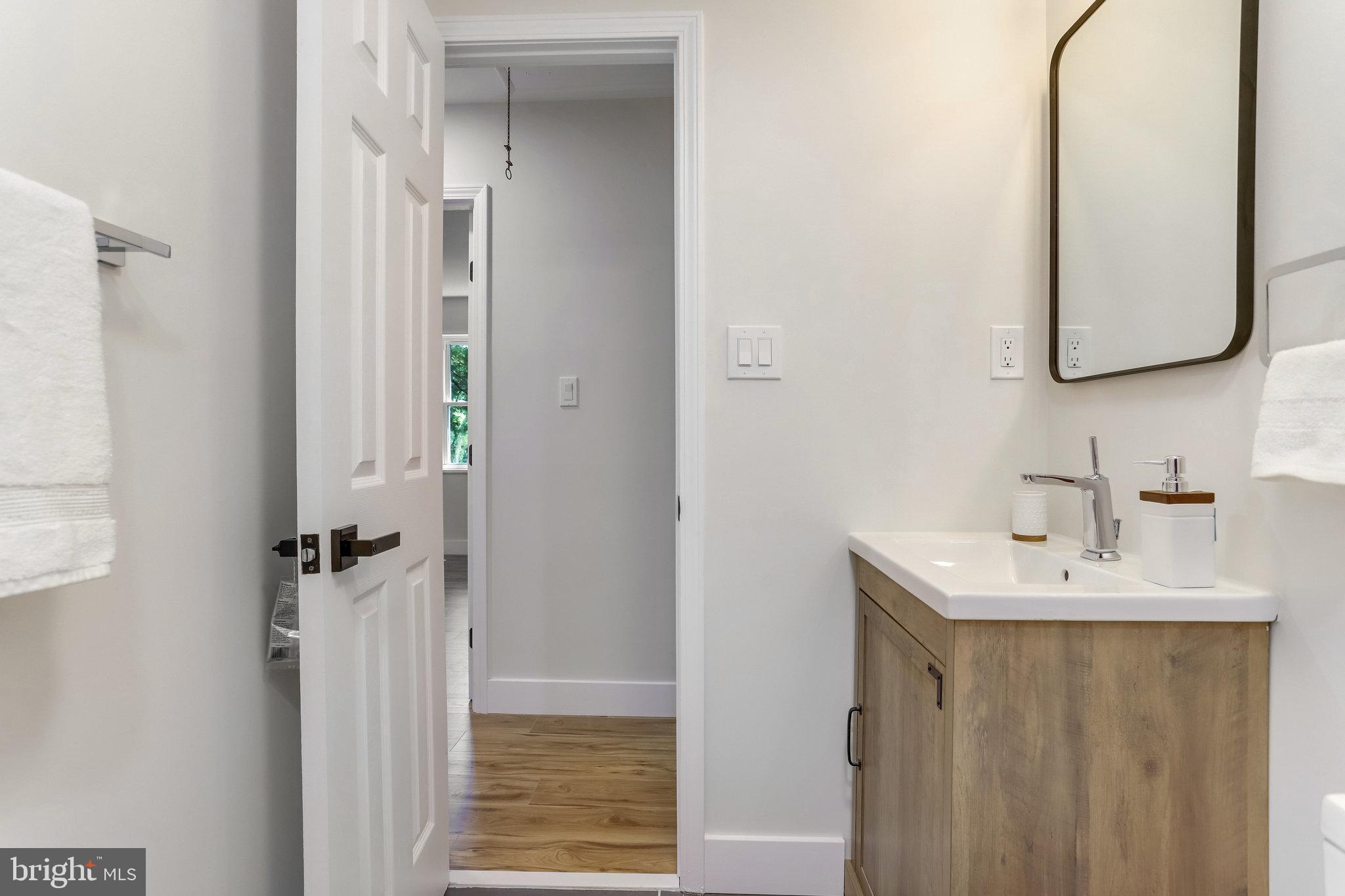 6203 CRESTWOOD DRIVE