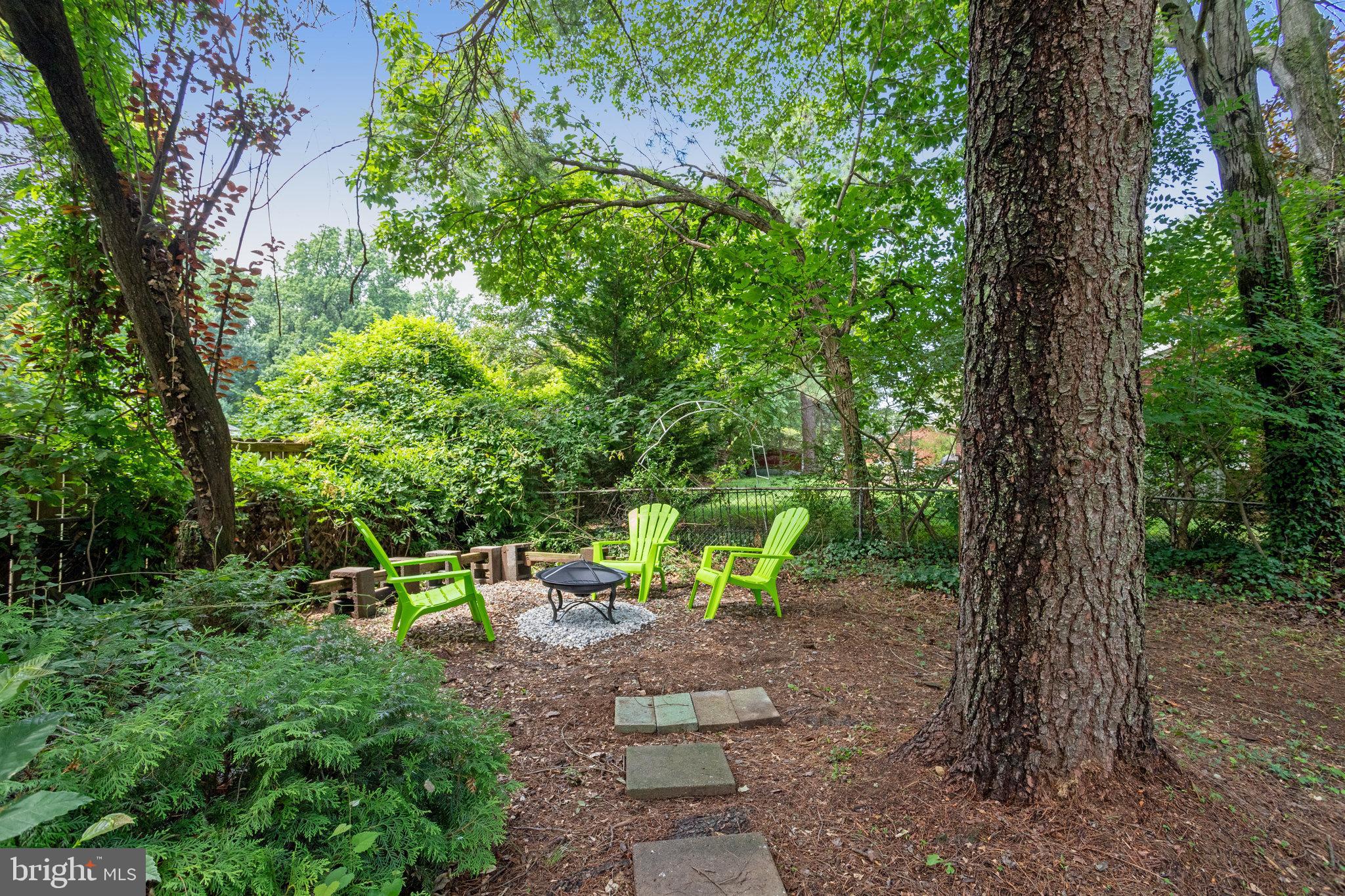 6203 CRESTWOOD DRIVE