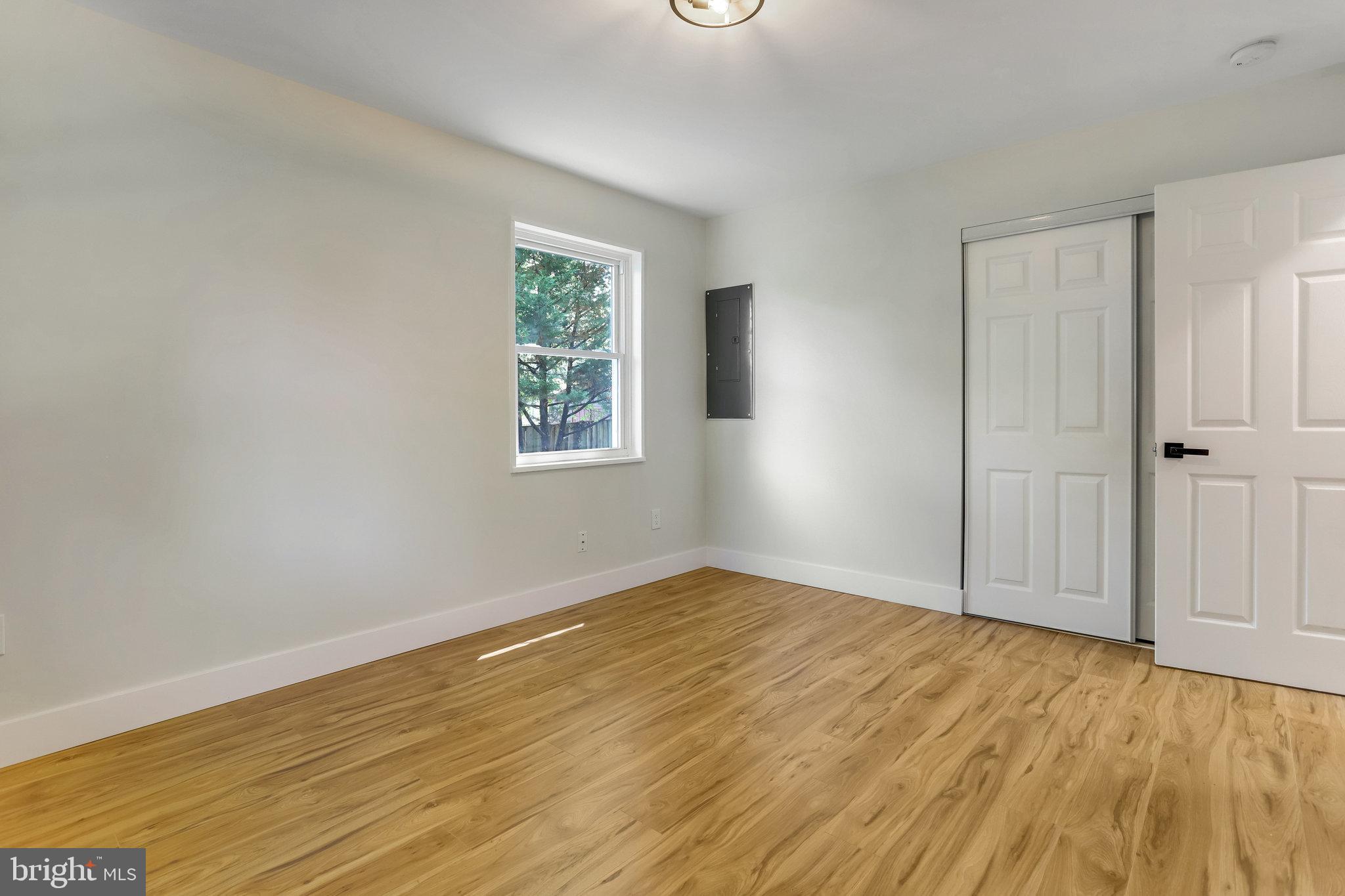 6203 CRESTWOOD DRIVE