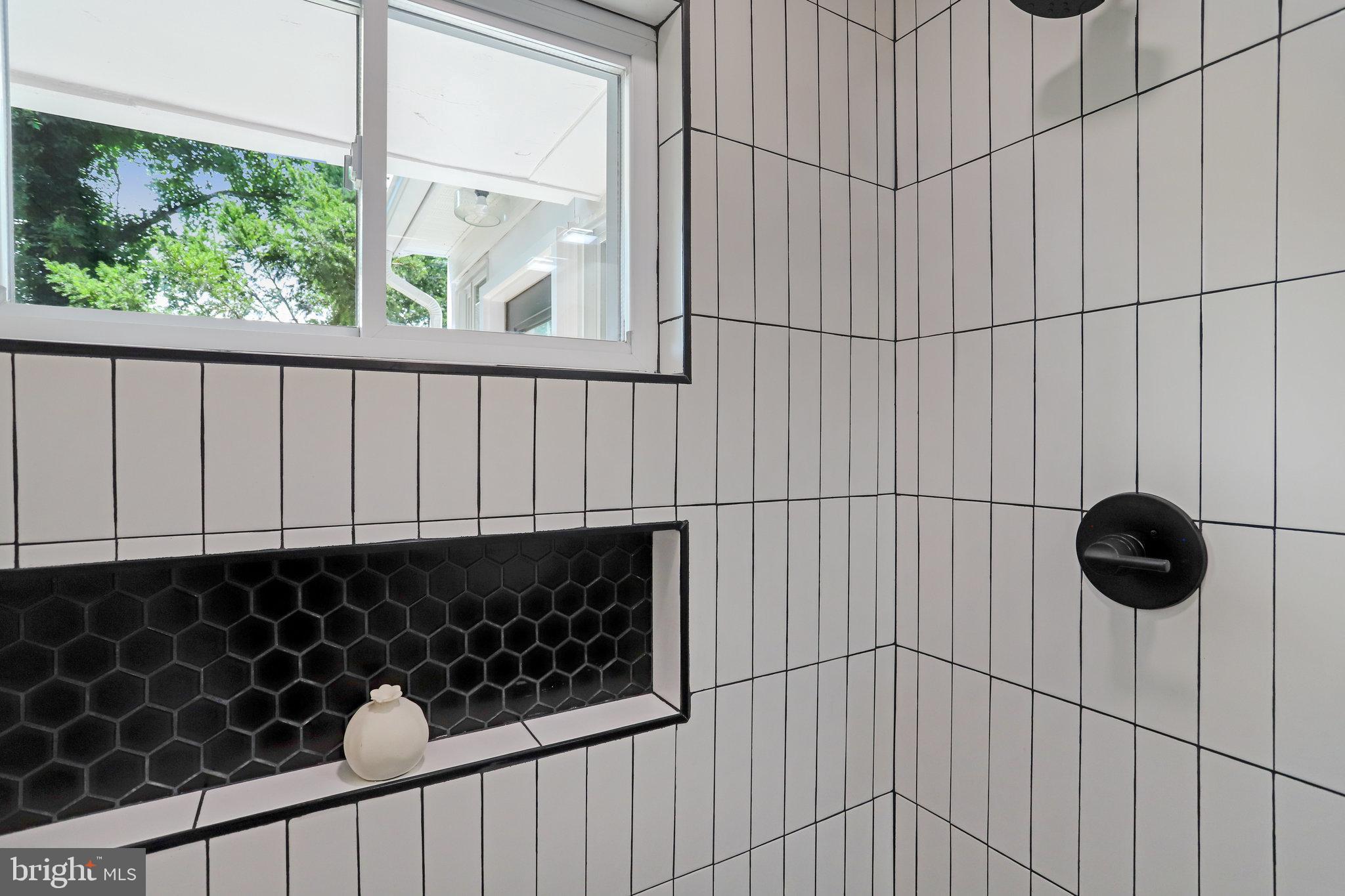 6203 CRESTWOOD DRIVE