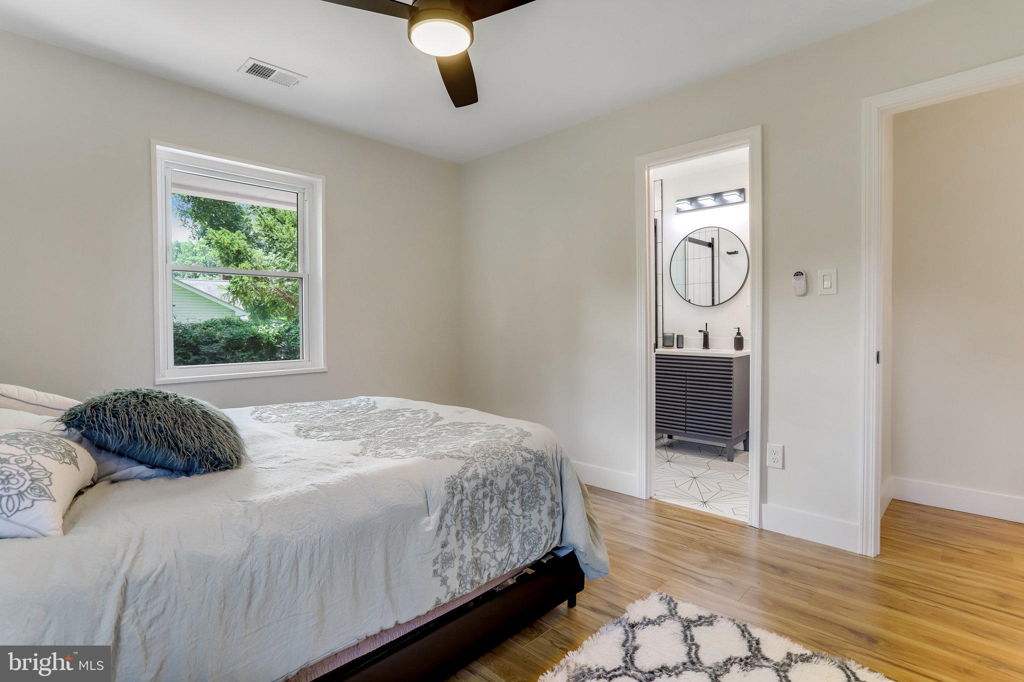 6203 CRESTWOOD DRIVE