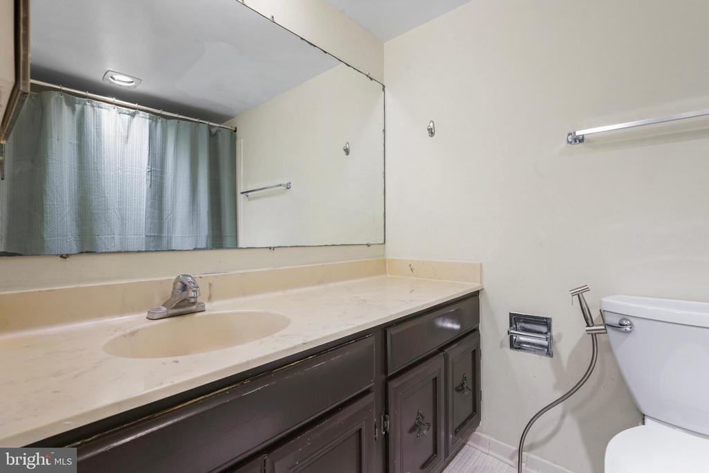 7721 Tremayne Pl #204
