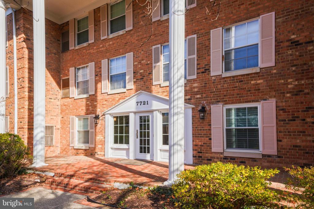 7721 Tremayne Pl #204