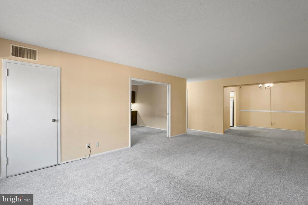 7721 Tremayne Pl #204