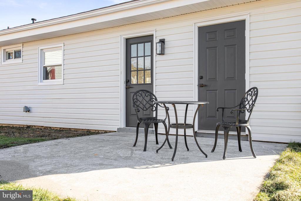 6608 Cimarron St