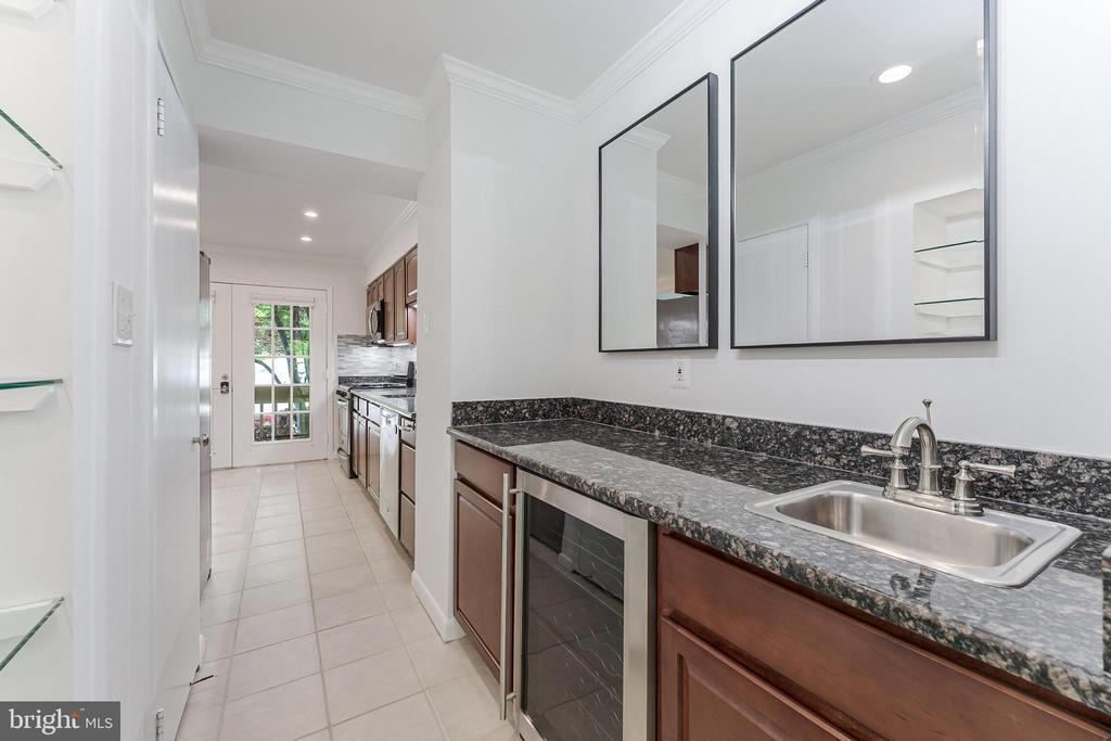11135 Watermans Dr