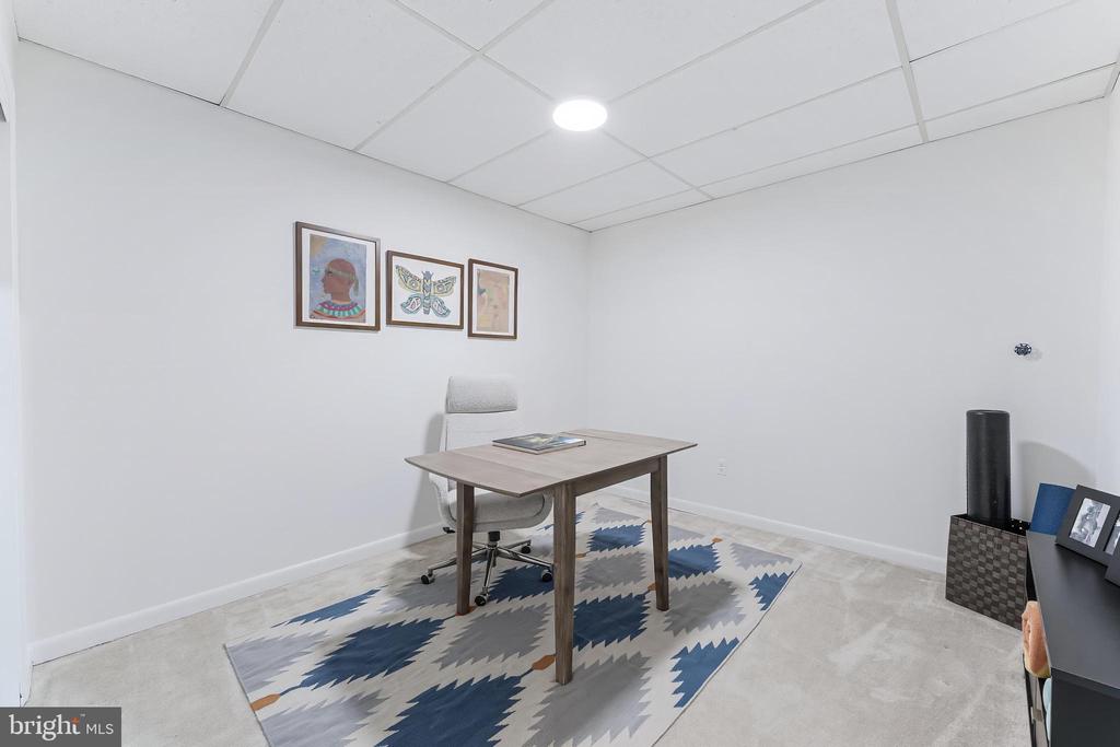 11135 Watermans Dr