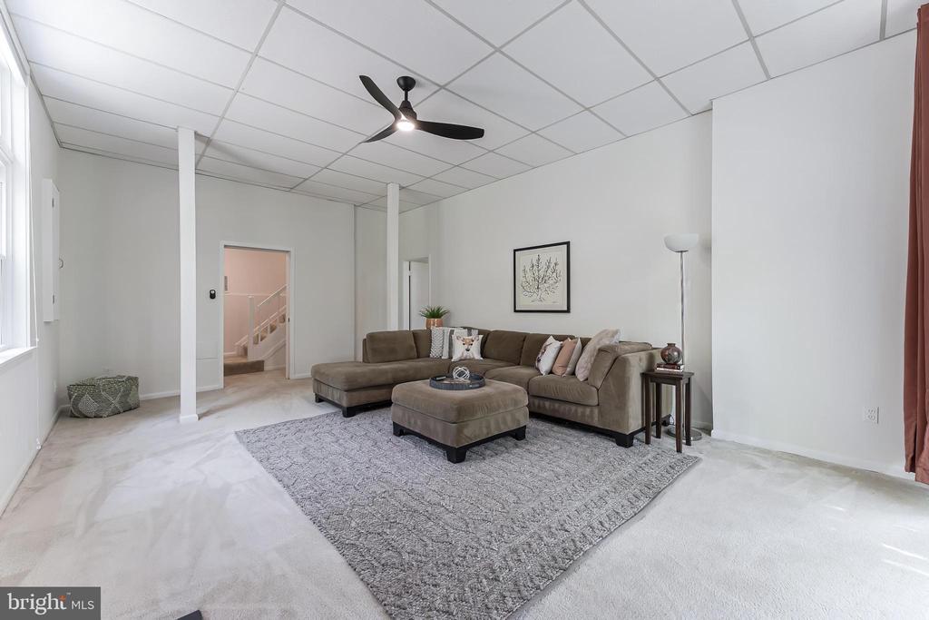 11135 Watermans Dr