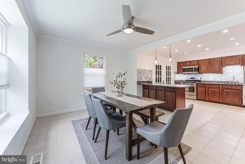 11135 Watermans Dr