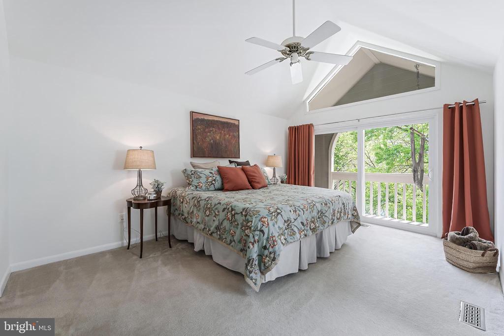11135 Watermans Dr