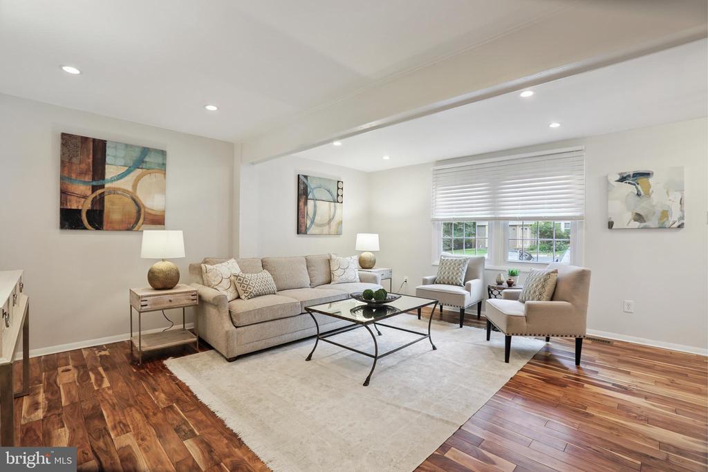 2307 Middle Creek Ln
